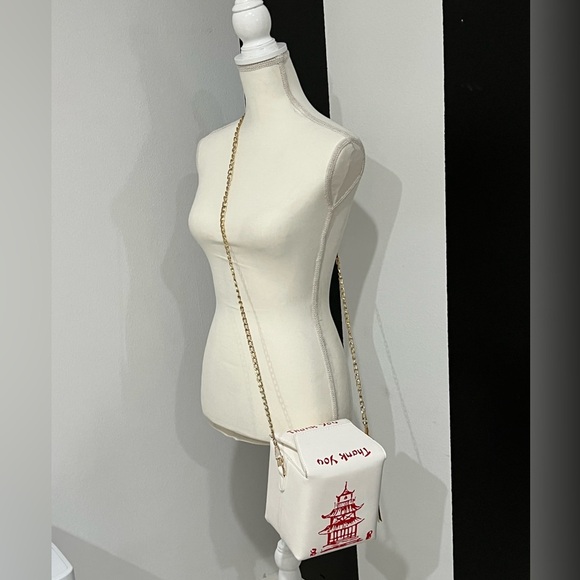 🥡White and Red Graphic Women's Bag🥡 - Picture 8 of 10